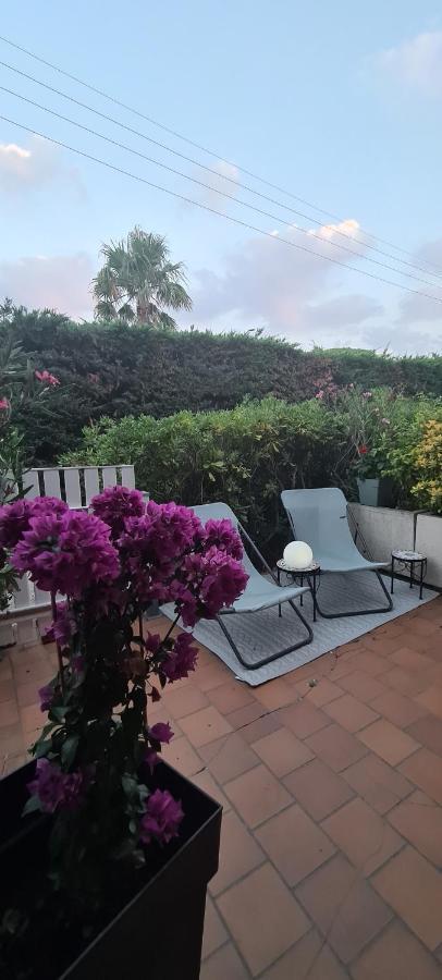 Le Tamaya Plage Charmant T2 En Rez De Jardin A 2 Pas D Une Belle Plage De Toutes Commodites Et Centre Ville Port Cavalaire-sur-Mer Exteriör bild